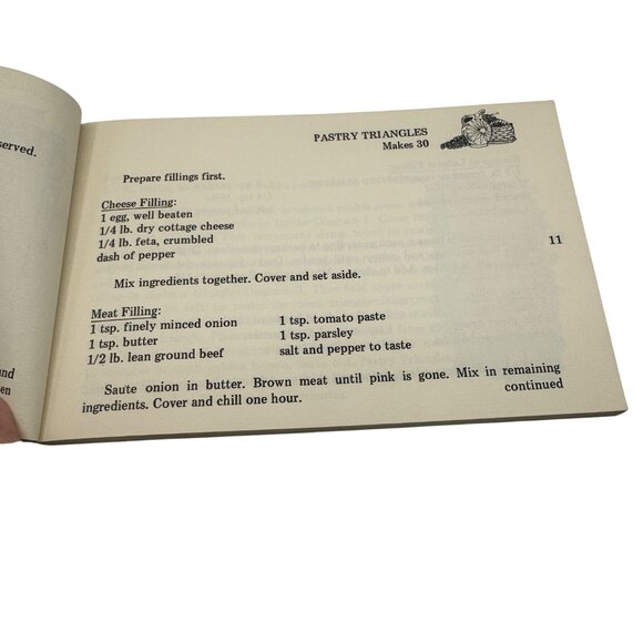 Classic Greek Cooking Book By Daphne Metaxas  Recipes & Illustrations 1974 - Picture 4 of 7